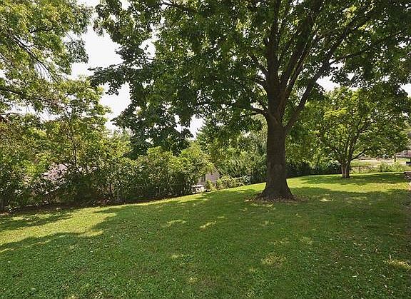 3rd image of 133 Clark Ave