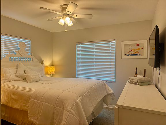 5th image of 4914 26th Ave S #4916