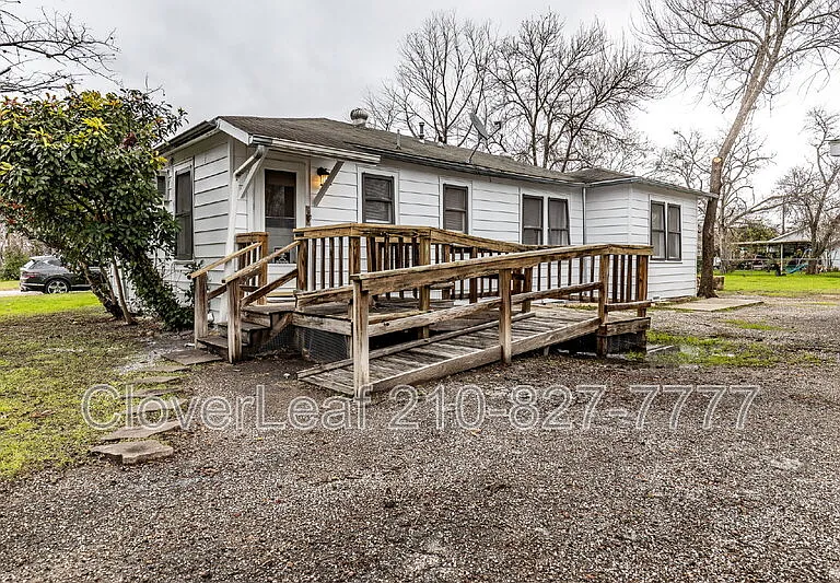 295 N Peach Ave — Photo 24