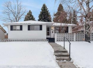 427 N Tache Ave NW, Calgary, AB T2K 3R6