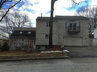 43 Robin Hood Rd, Cranston, RI 02921