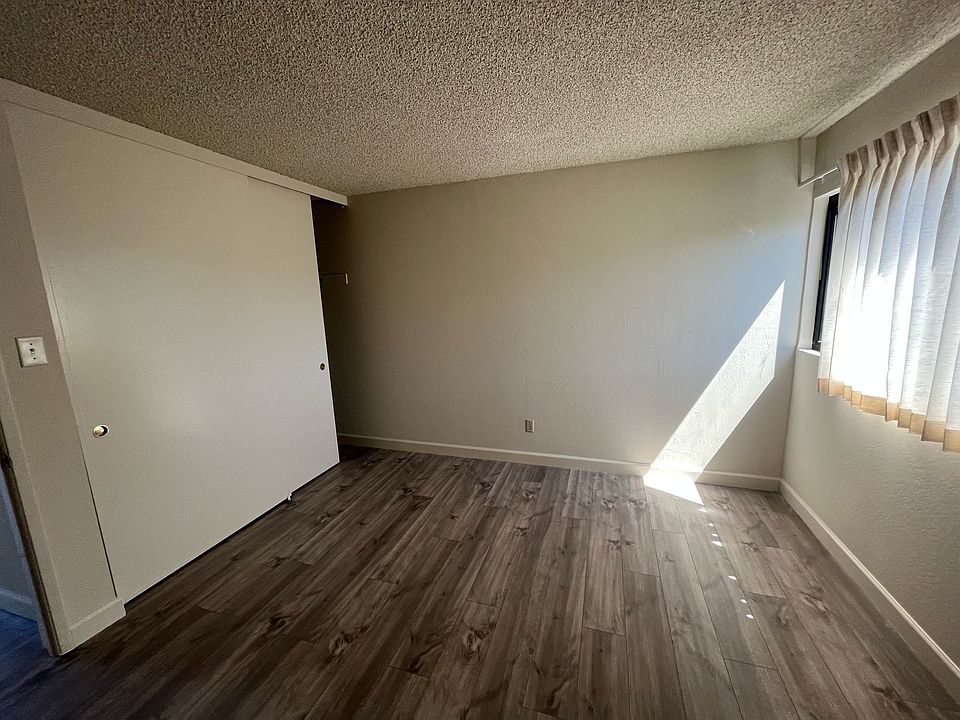 2nd image of 757 Easton Ave #B