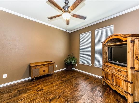 3rd image of 7301 Lawndale Ct