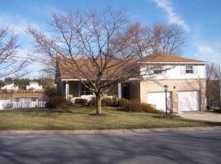 3166 Skylight Dr E, York, PA 17402