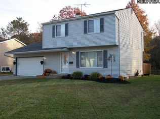 24490 Ridgeline Dr, Bedford Heights, OH