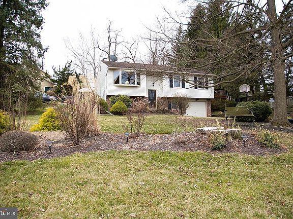 2nd image of 325 Sharon Dr