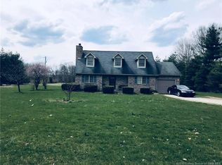 12 S Moon Rd, Scottsburg, IN 47170