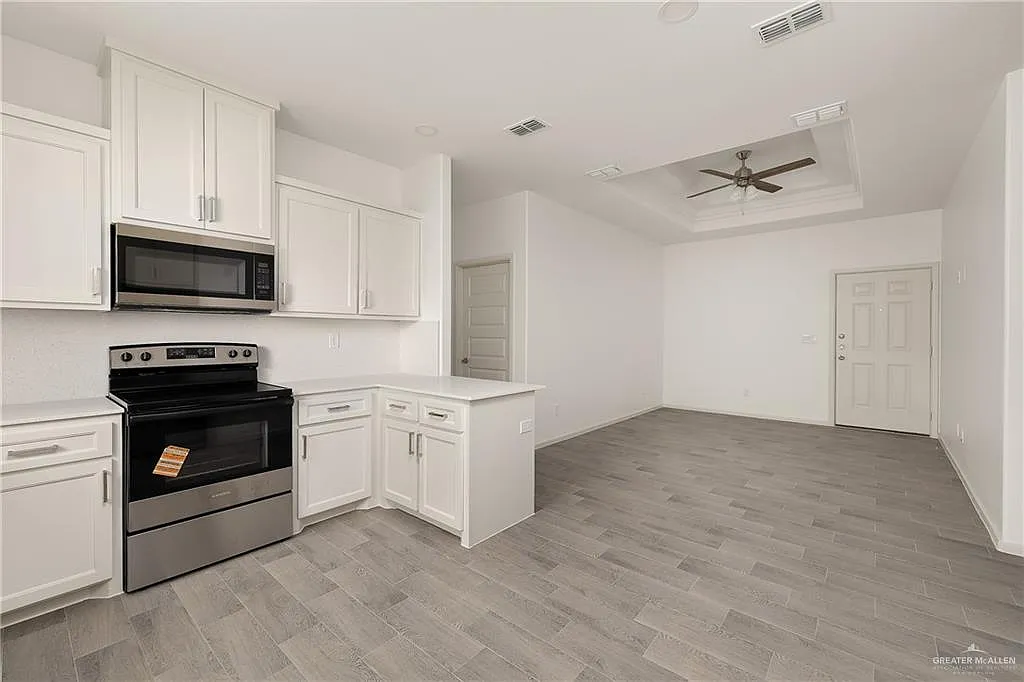 3 bed, 2.0 bath, 1118 sqft, $1,225 — Photo 3