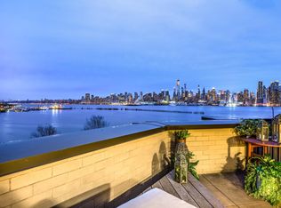 3 Henley Pl, Weehawken, NJ 07086
