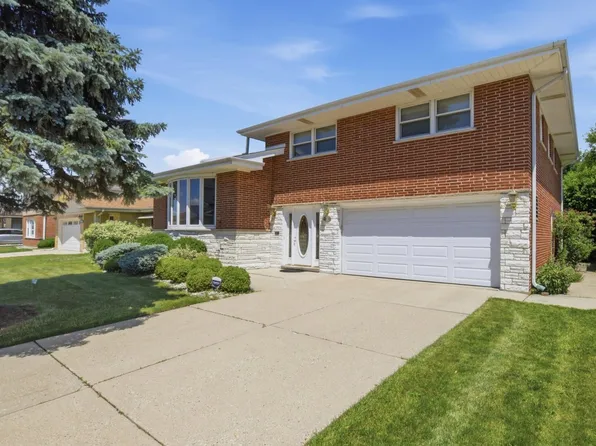 8238 W Balmoral Ave, Chicago, IL 60656