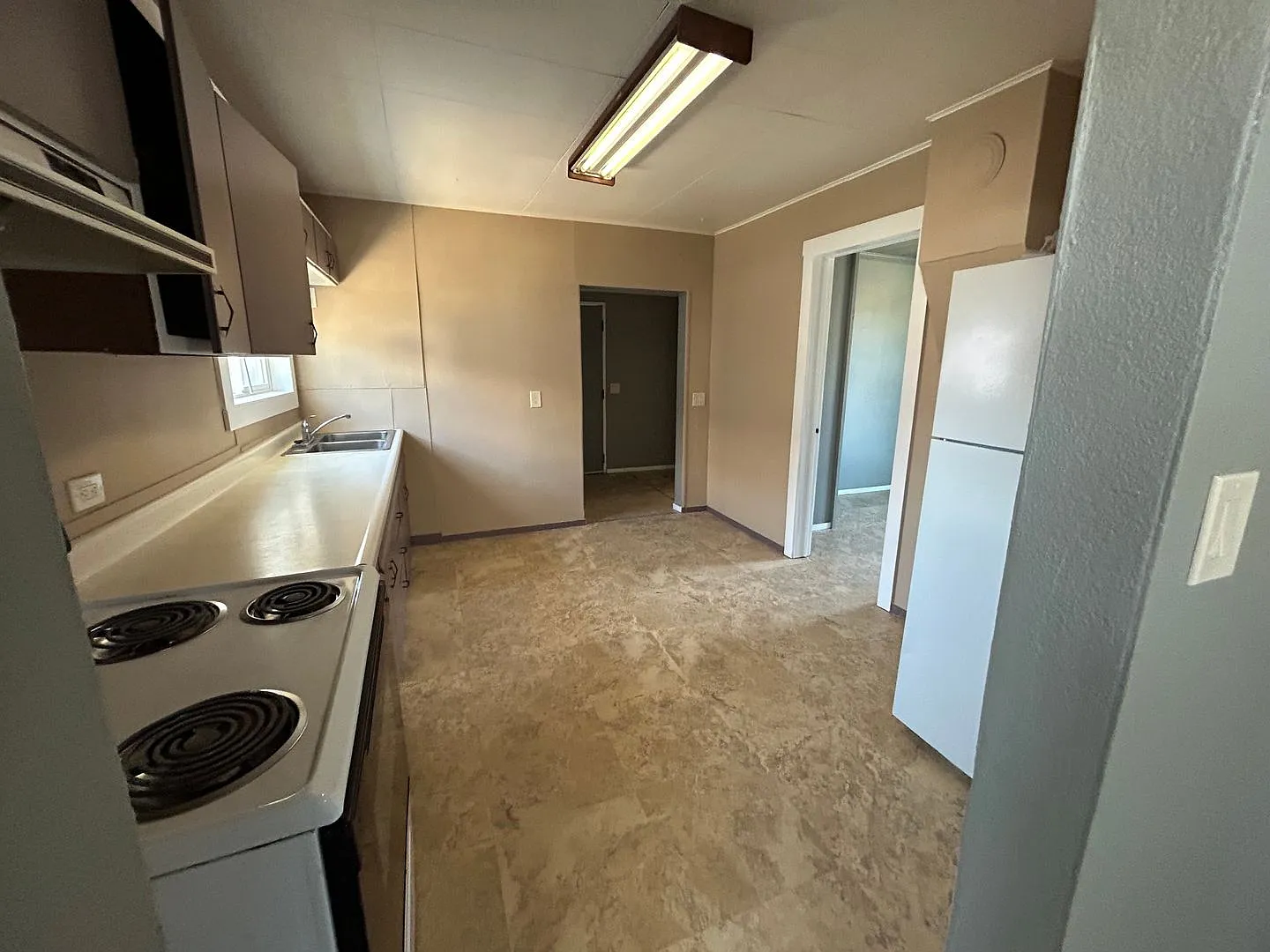 3 bedroom house close to shopping. — Photo 4