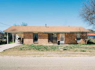 209 N 12th St, Junction, TX 76849