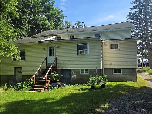 2nd image of 114 Prospect St