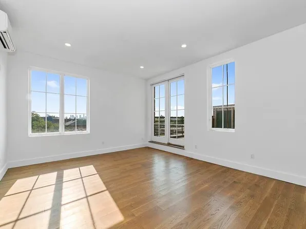 75 Ralph Avenue image 1 of 10