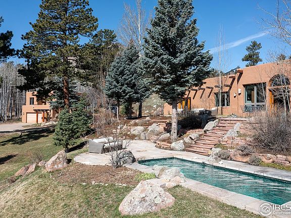 2nd image of 136 Old Post Office Rd