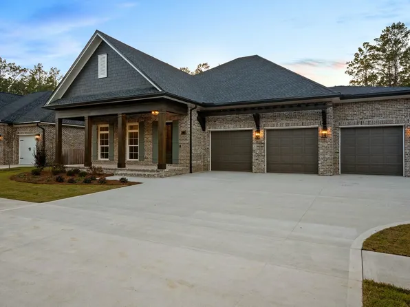249 Shimmer Cir, Freeport, FL 32439