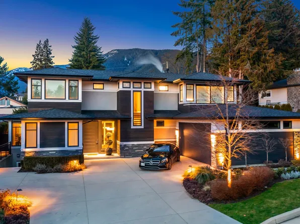 4090 Sunnycrest Dr, North Vancouver, BC V7R 3E5