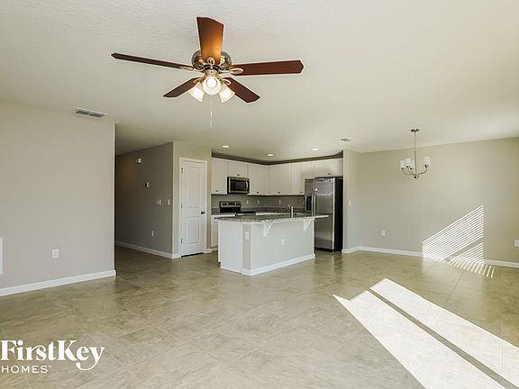 4th image of 325 S Haven Ct