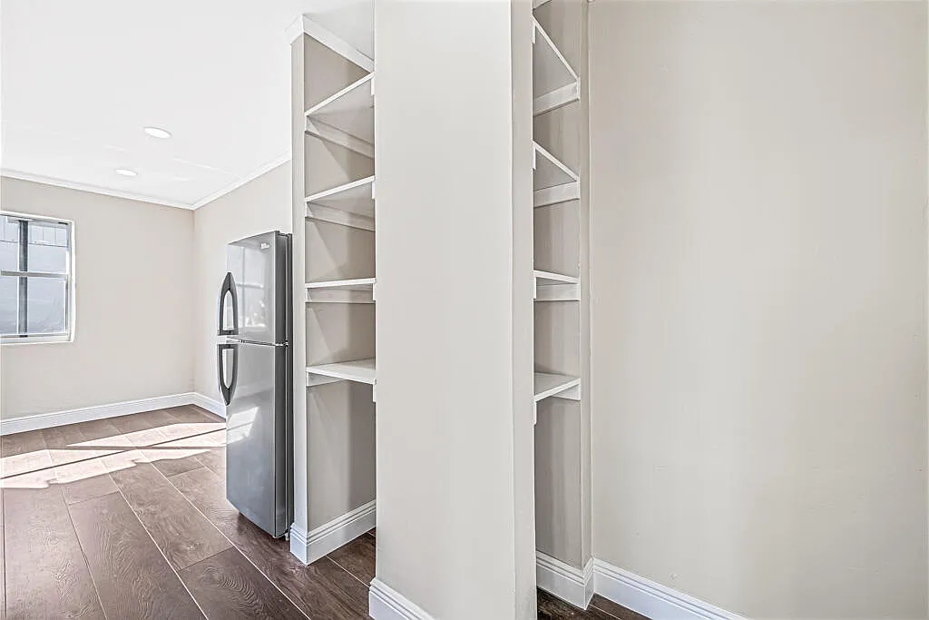 1 bed, 1.0 bath, 1736 sqft, $1,400 — Photo 3