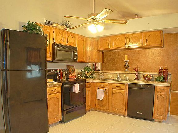 Great Storage and Prep Space with Breakfast Bar