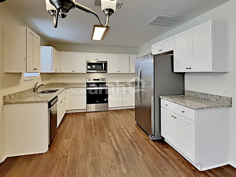 5209 Sunsail Dr — Photo 3