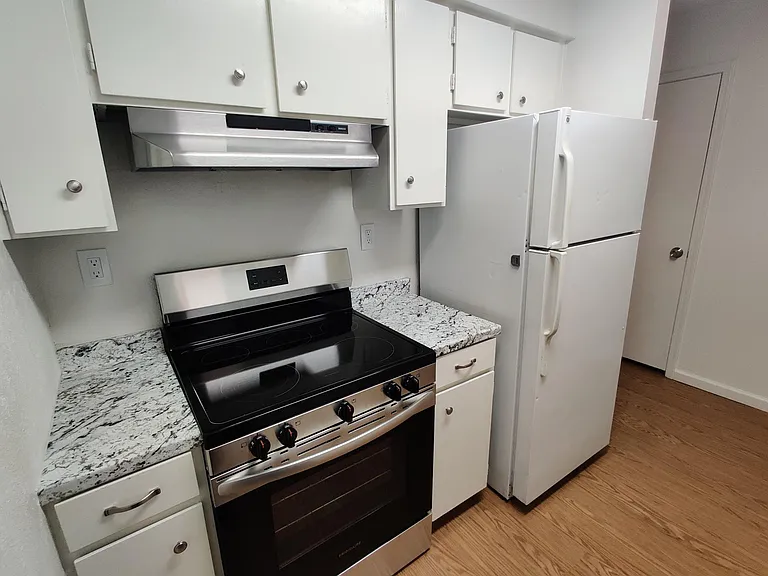 2916 Palo Verde Dr NE #B — Photo 16