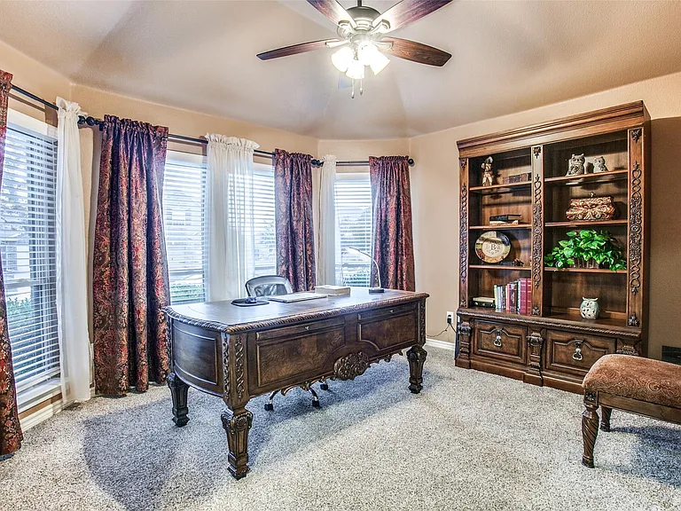 2318 Sparrow Dr — Photo 5