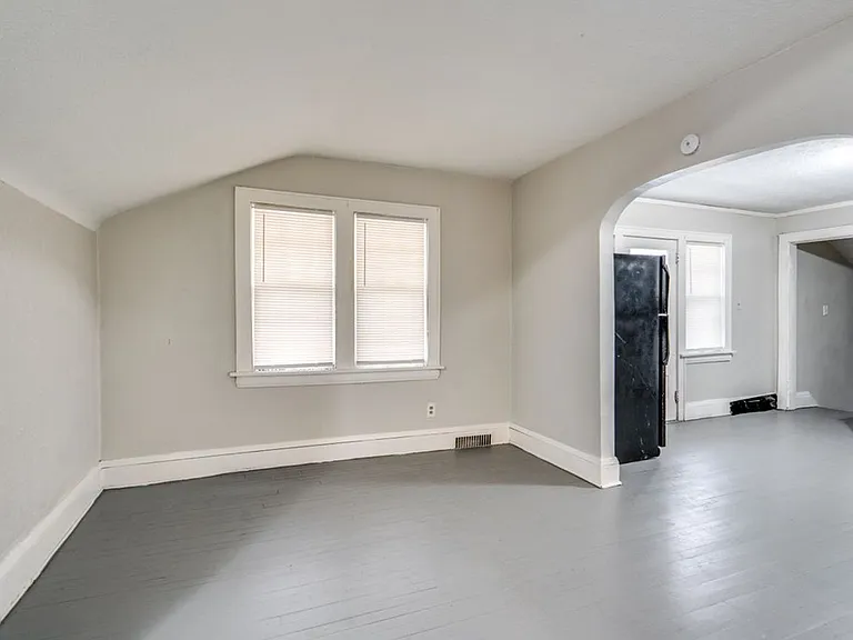 614 Madison Ave — Photo 8