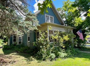 219 South St, Chardon, OH 44024