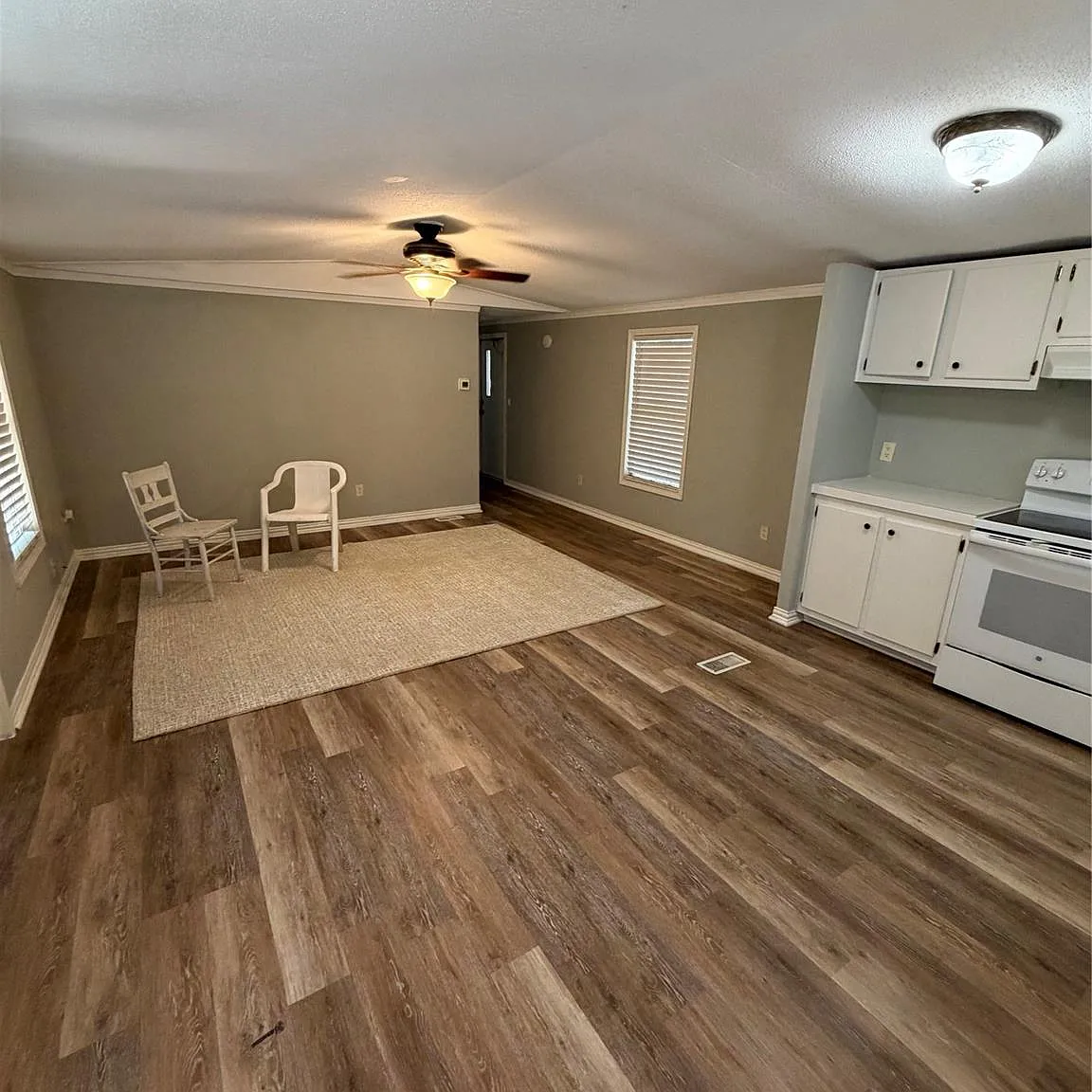 2 bed, 1.0 bath, 768 sqft, $1,295 — Photo 4