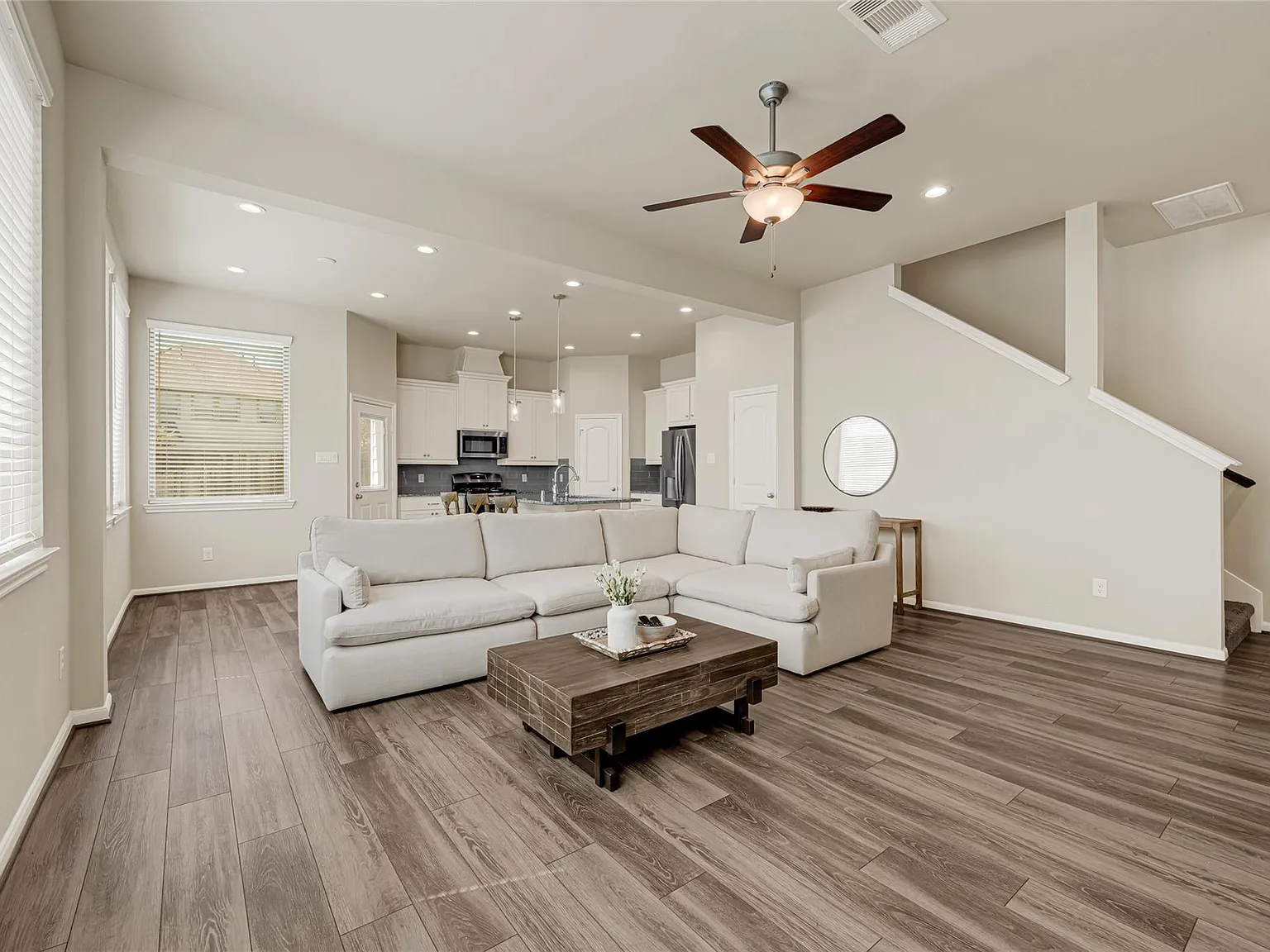 3 bed, 2.5 bath, 1791 sqft, $2,575 — Photo 3
