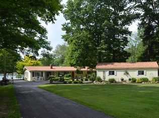 797 Peninsula Dr, Central City, PA 15926