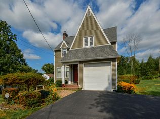 132 E Center Hill Rd, Dallas, PA 18612