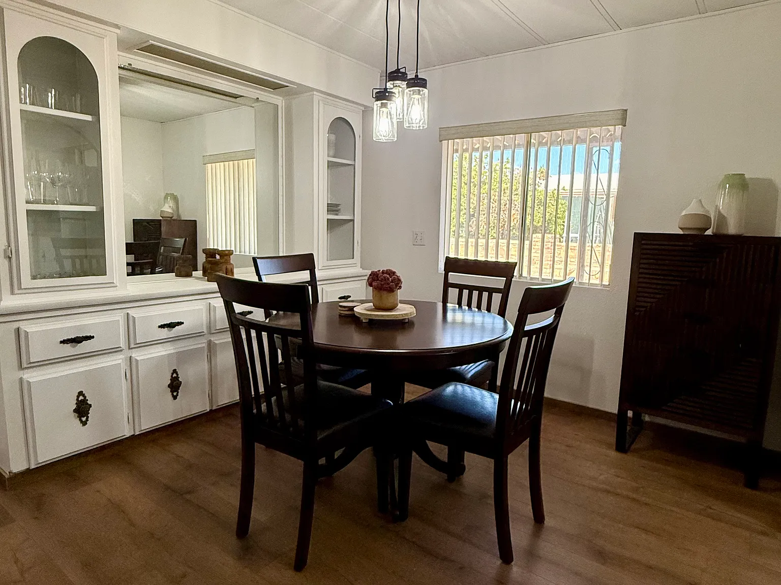 10584 E Amber Dr — Photo 2