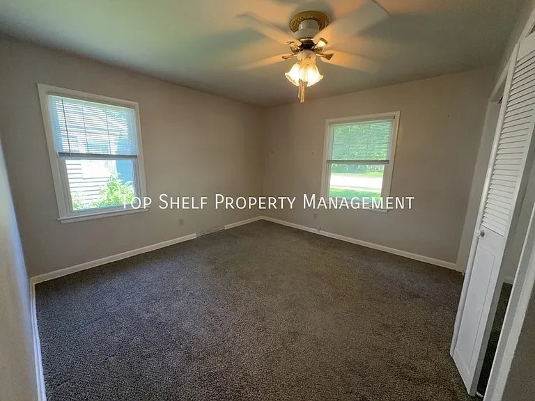 514 SW Cherry St — Photo 6