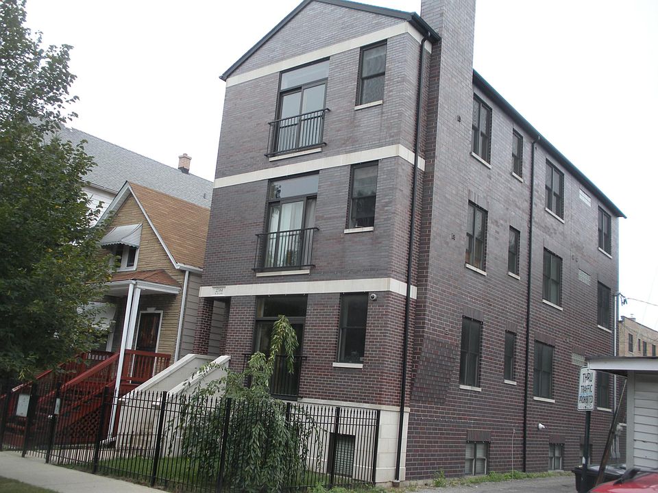 1st image of 2744 N Saint Louis Ave #2