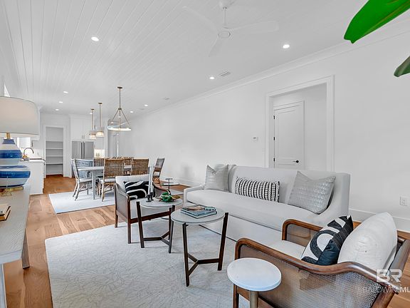 5th image of 410 Azalea St #102