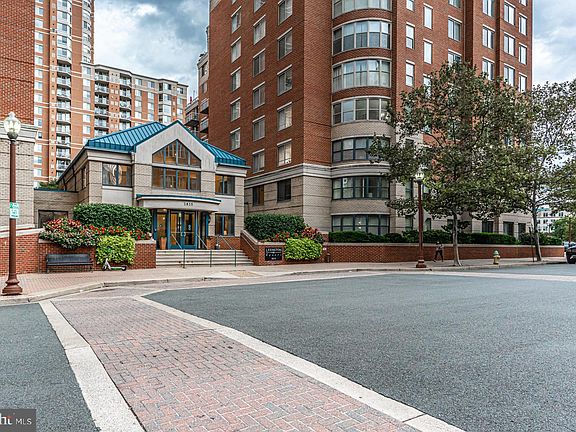 2nd image of 3835 9th St #906E