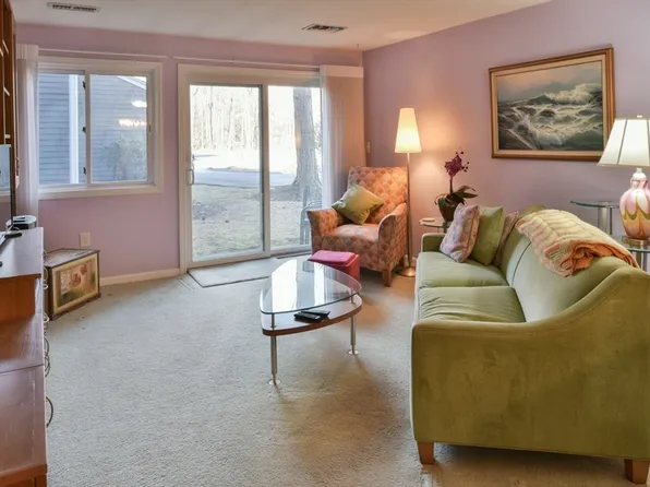 400 Colonial Dr Unit 11, Ipswich, MA 01938