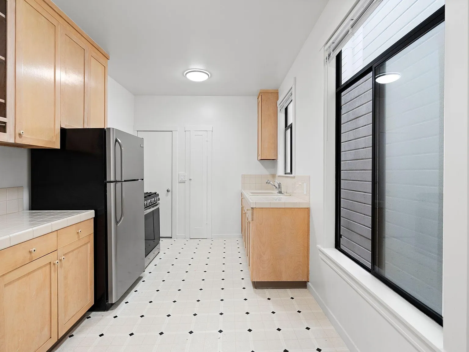 1 bed, 800 sqft, $5,195 — Photo 4