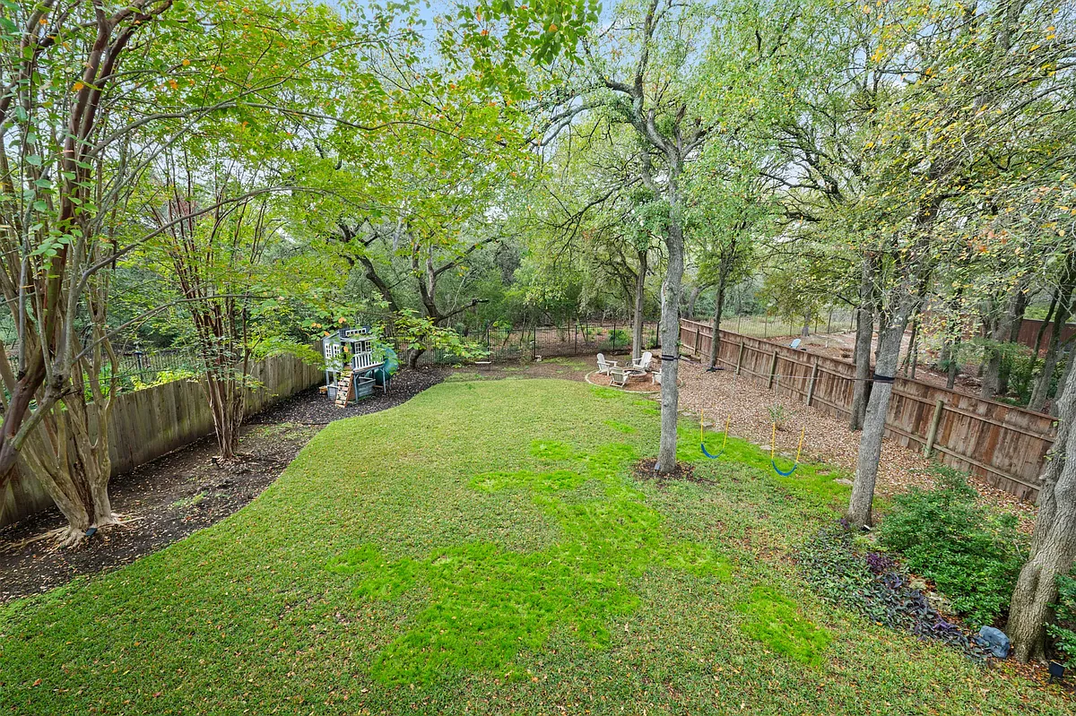 Building Photo - 3950 Travis Country Cir