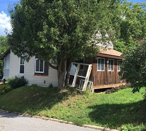 3rd image of 102 E Boyington St