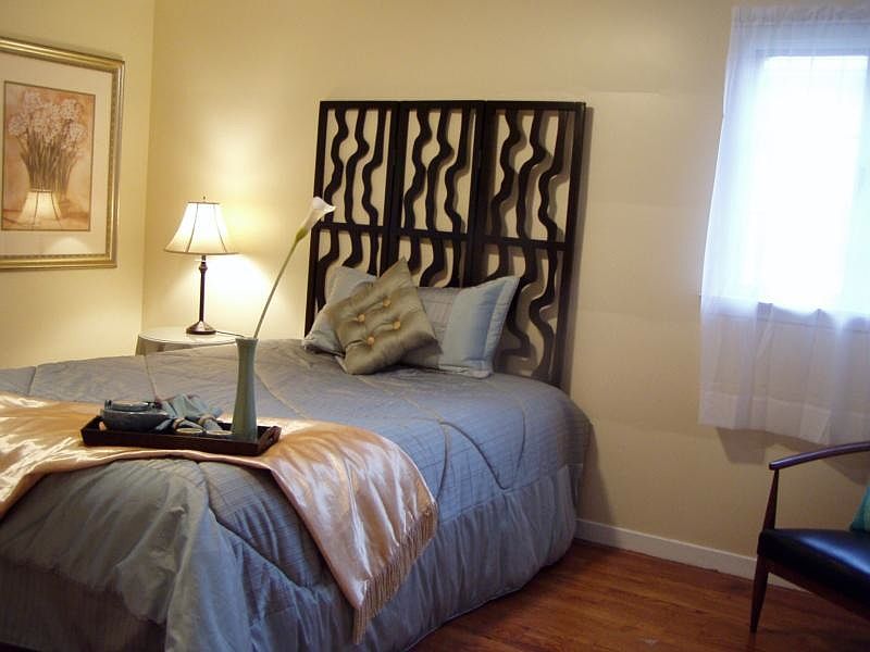 2nd image of 3219 47th St #2
