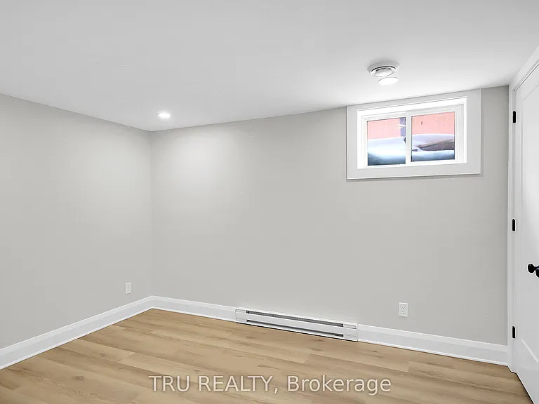 2643 Don St #B — Photo 11