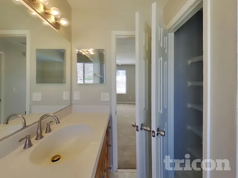 3721 Foxcroft Rd — Photo 8