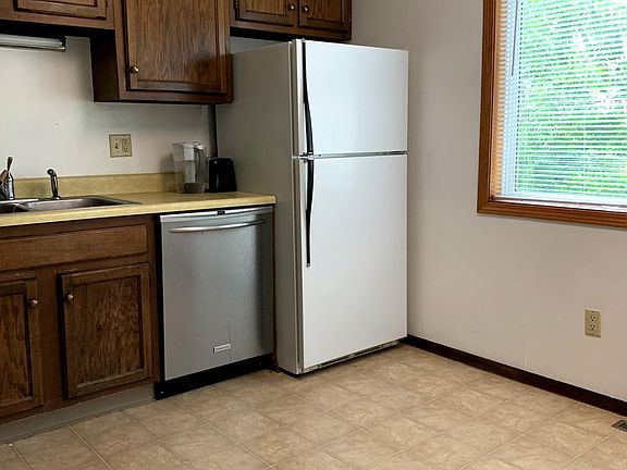 5th image of 419 5th St #B