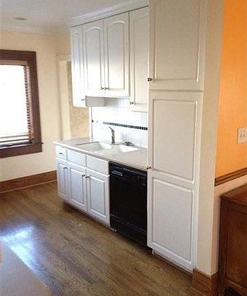 4th image of 21001 Alexander St