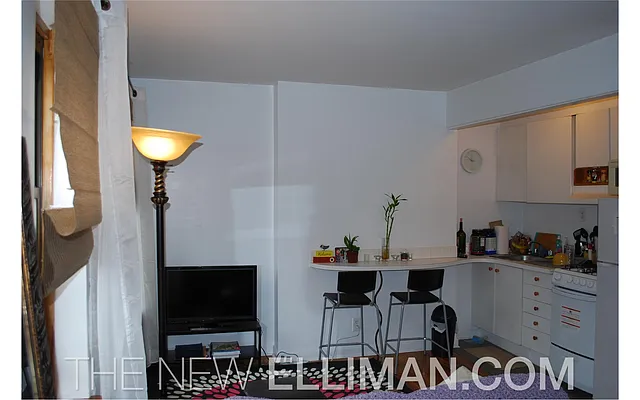 Rented by Douglas Elliman | media 21