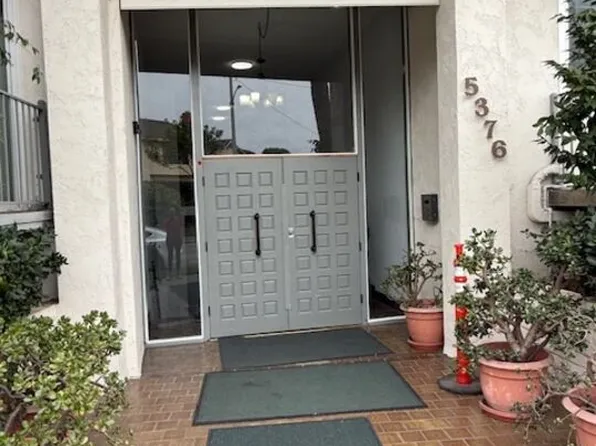 5376 Fairview Blvd APT 210, Los Angeles, CA 90056