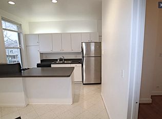 1741 W Byron St APT 1, Chicago, IL 60613
